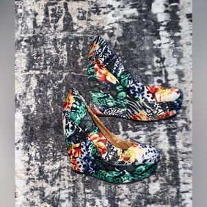 Madden girl Y2K wedges 6.5